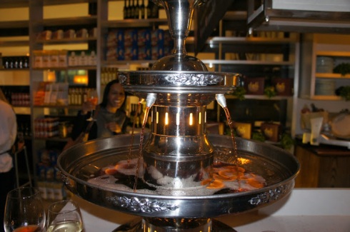 negroni fountain - it's the stuff dreams are made of - look who's in the background - again! ha!